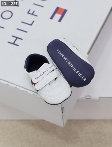 حذاء بيبي tommy