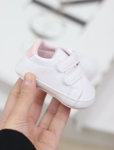 حذاء بيبي Calvin Klein
