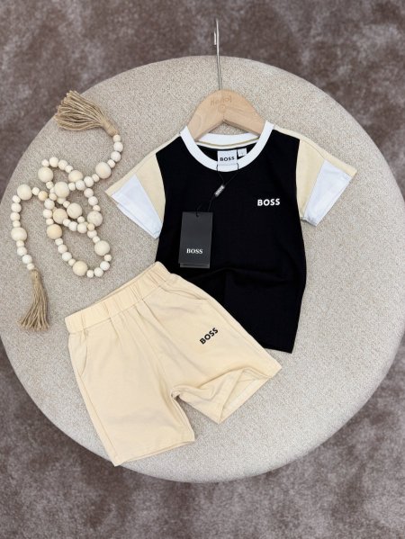 اسود مع بيج