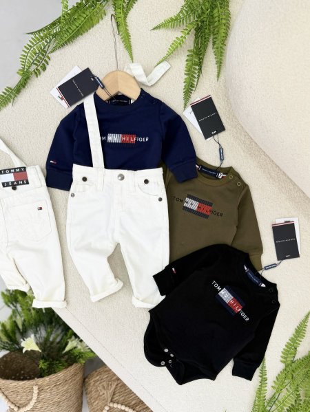 طقم بيبي بشيالات TOMMY HILFIGER