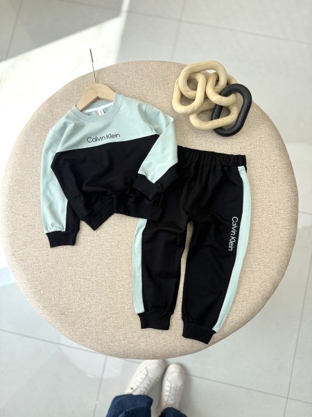 بدلة خريفي Calvin Klein