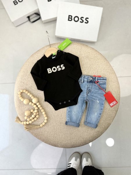 طقم بيبي خريفي BOSS