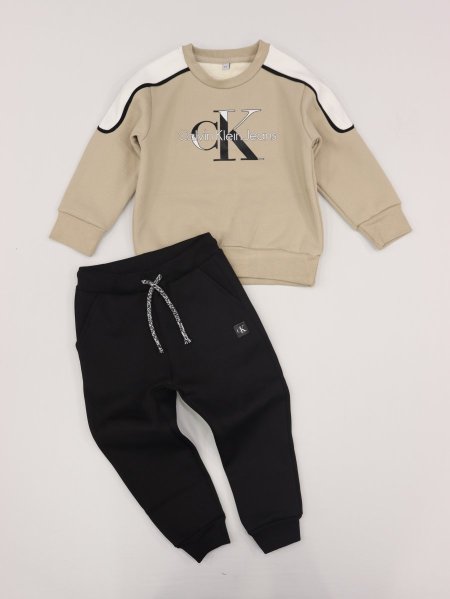 بدلة calvin klein مبطن فرو