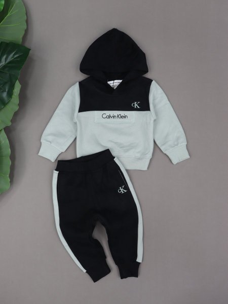بدلة calvin klien مبطنة فرو 
