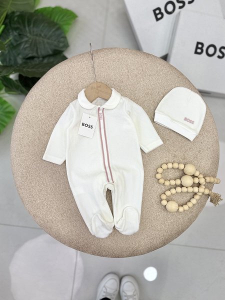 ابيض مع زهري