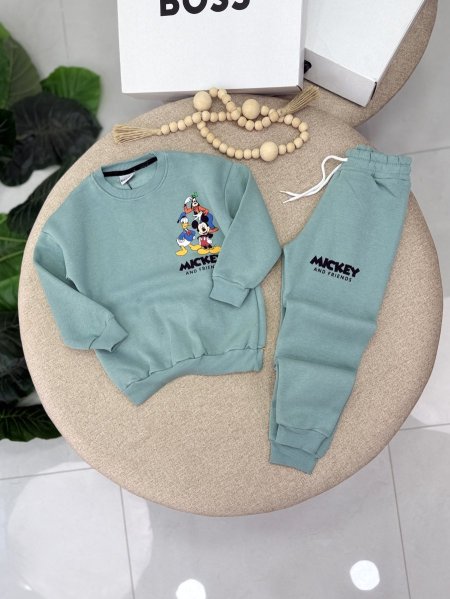 بدلة mickey اخضر zara