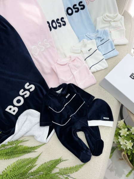 طقم بيبي مخمل 3 قطع BOSS 33048