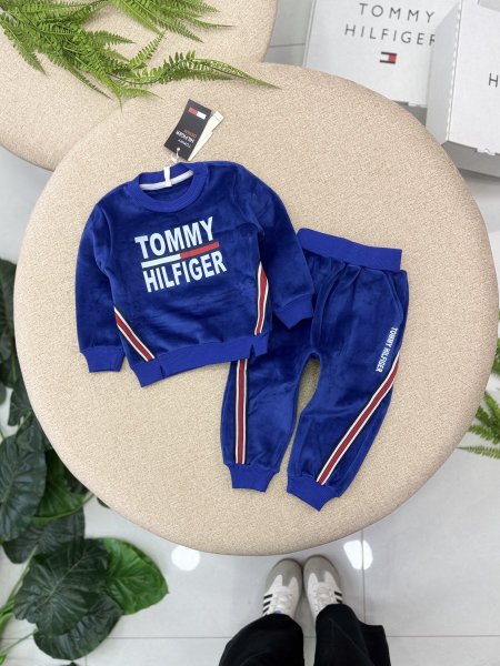 بدلة tommy hilfiger مخمل ثقيل