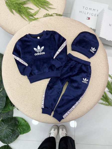 بدلة adidas مخمل 3 قطع