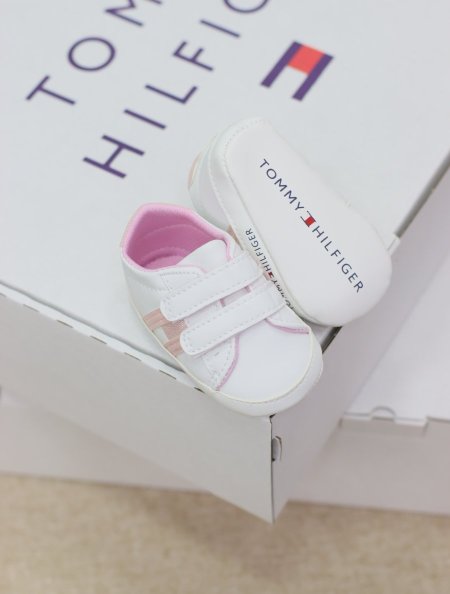 حذاء بيبي Tommy Hilfiger