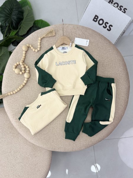 اخضر مع بيج