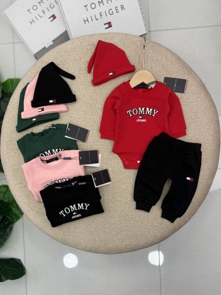 بدلة بيبي شتوي مبطن TOMMY HILFIGER